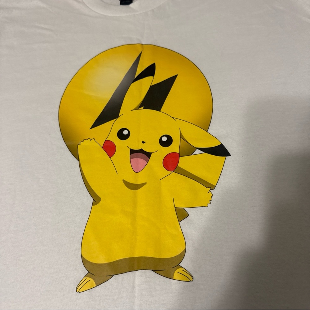 POKÉMON PIKACHU MENS WHITE GRAPHIC T-SHIRT SIZE (XL) NEW WITHOUT TAGS!!!